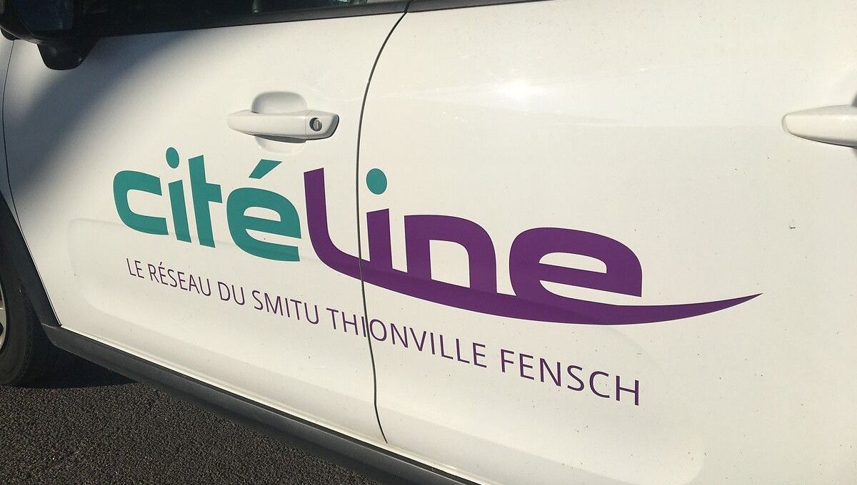 Thionville : Des citoyens manifestent contre le gaspillage budgétaire dans les transports
