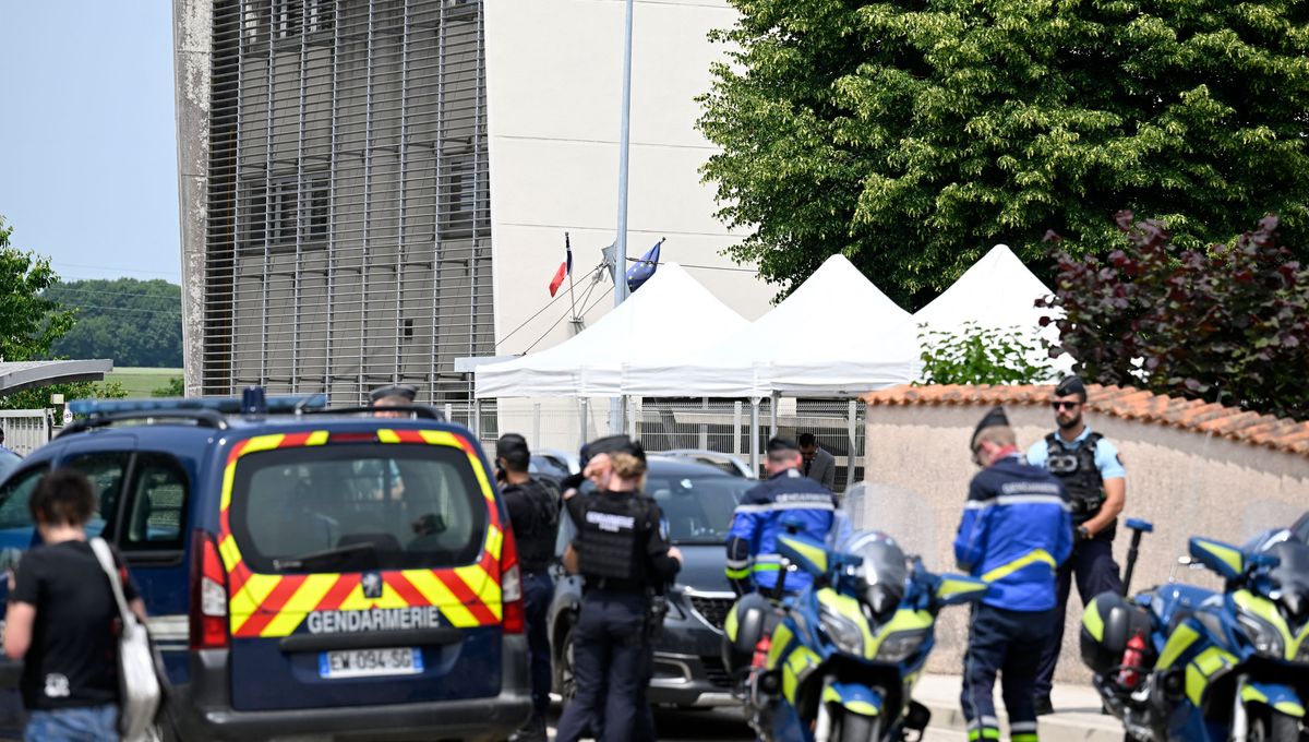 Une école en deuil : une surveillante assassinée par un adolescent à Nogent (Haute-Marne)