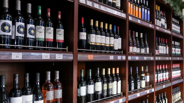 L’alcool en Arabie saoudite : une ouverture limitée pour les étrangers fortunés